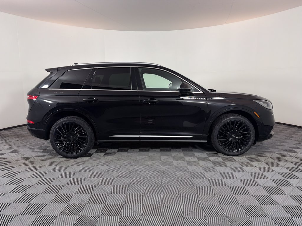 Used 2021 Lincoln Corsair Reserve FWD image 2