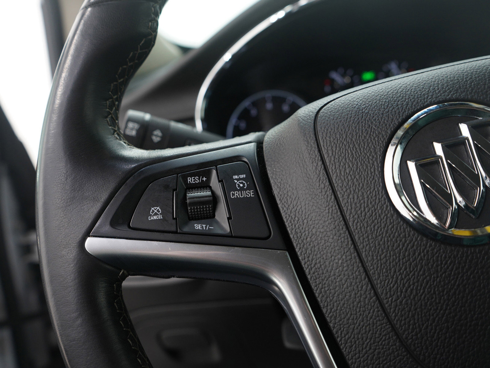 Used 2021 Buick Encore Preferred image 25