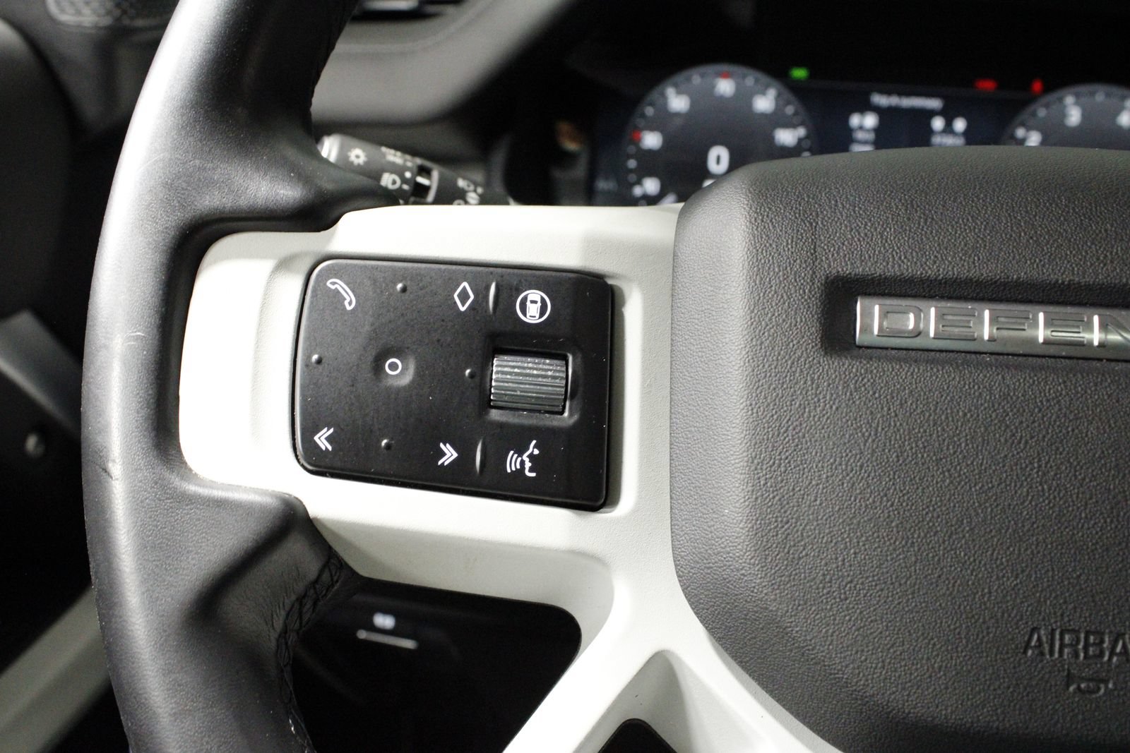 Used 2024 Land Rover Defender 110 S AWD/4WD image 24