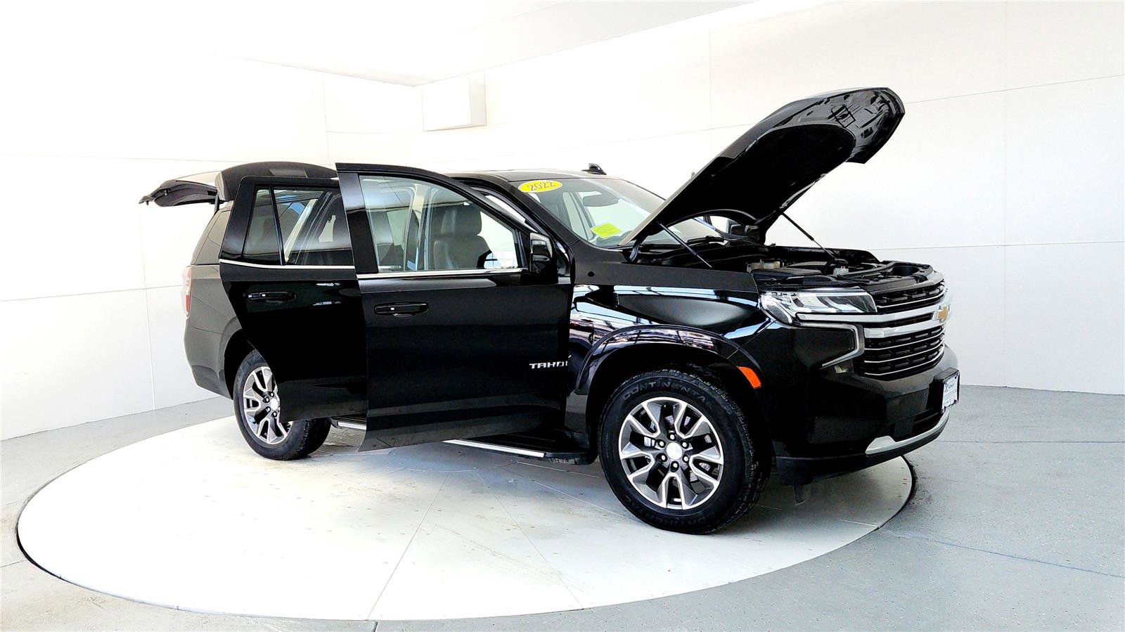 Used 2022 Chevrolet Tahoe LT w/ Luxury Package image 12