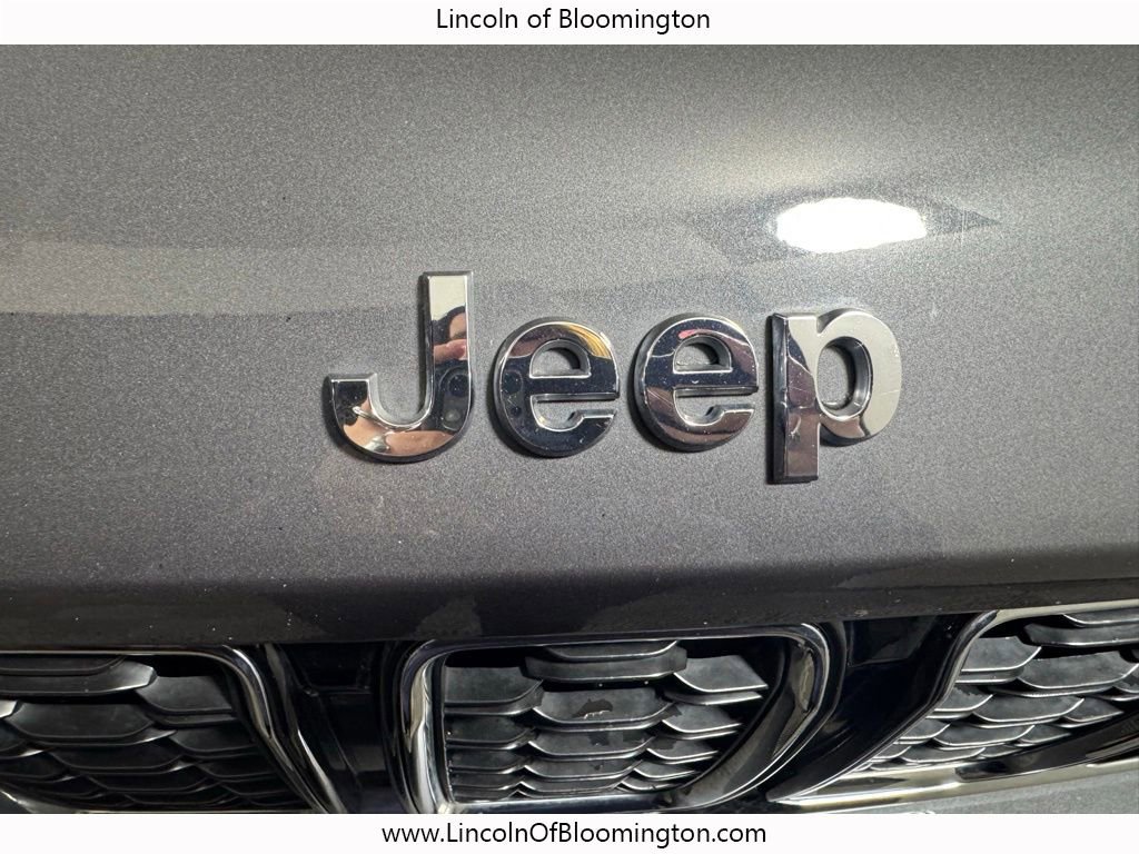 Used 2022 Jeep Grand Cherokee L Limited w/ Trailer Tow Group (B) AWD/4WD image 11