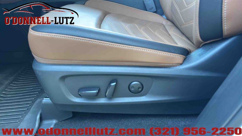 Used 2025 Nissan Pathfinder Platinum image 12