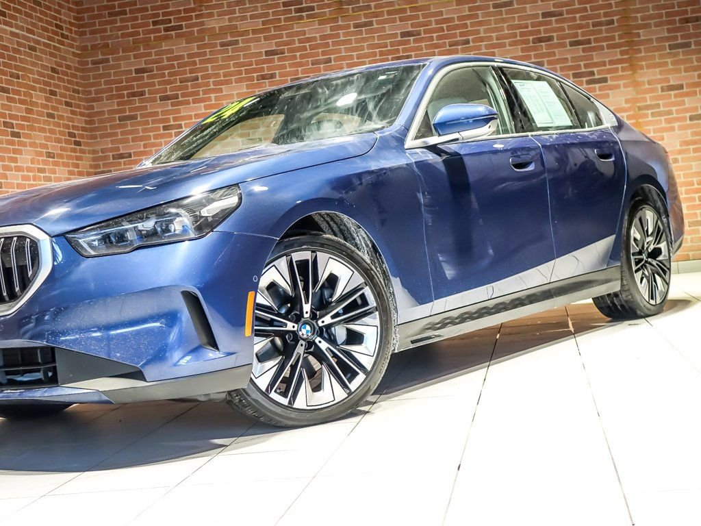 Used 2024 BMW 530i xDrive w/ Premium Package image 6