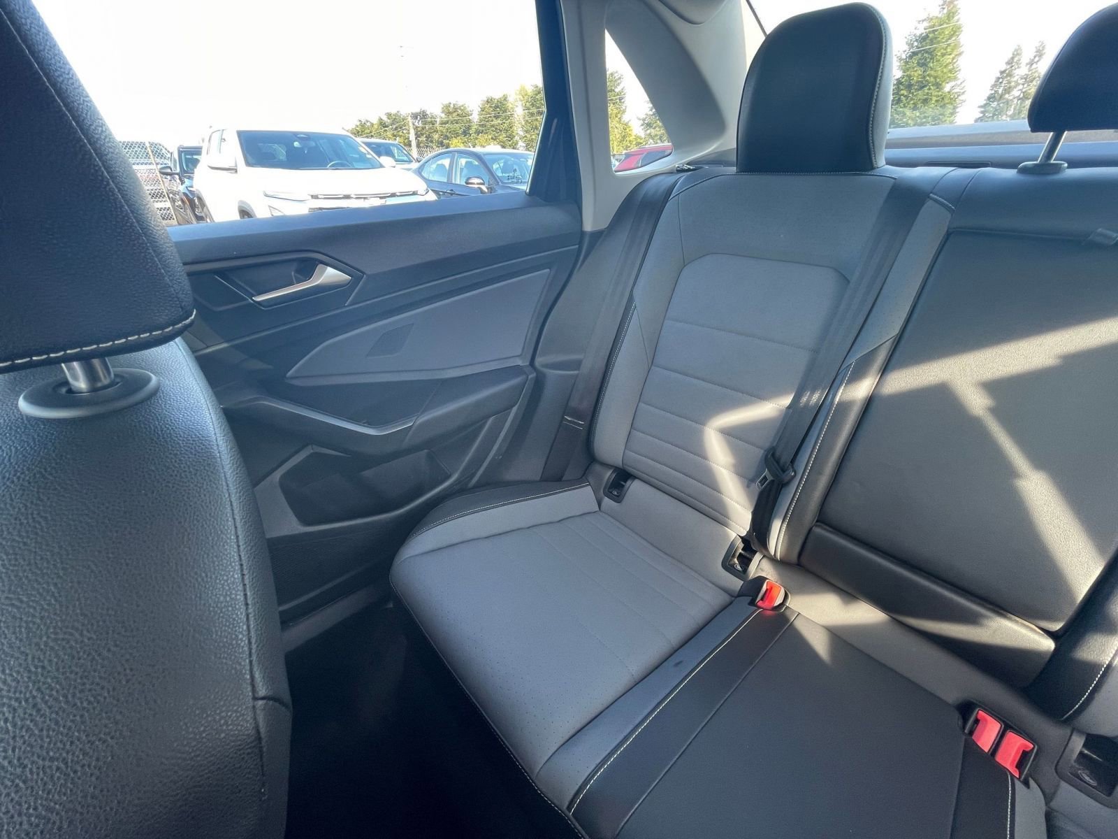 Used 2025 Volkswagen Jetta SE image 35