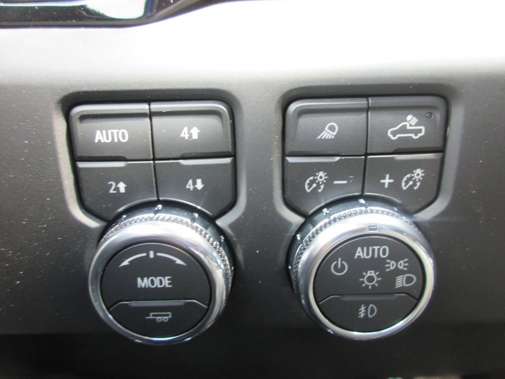 New 2026 GMC Sierra 3500 AT4 w/ AT4 Premium Plus Package AWD/4WD image 18