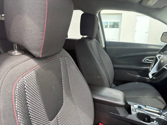 Used 2017 Chevrolet Equinox LT FWD image 25