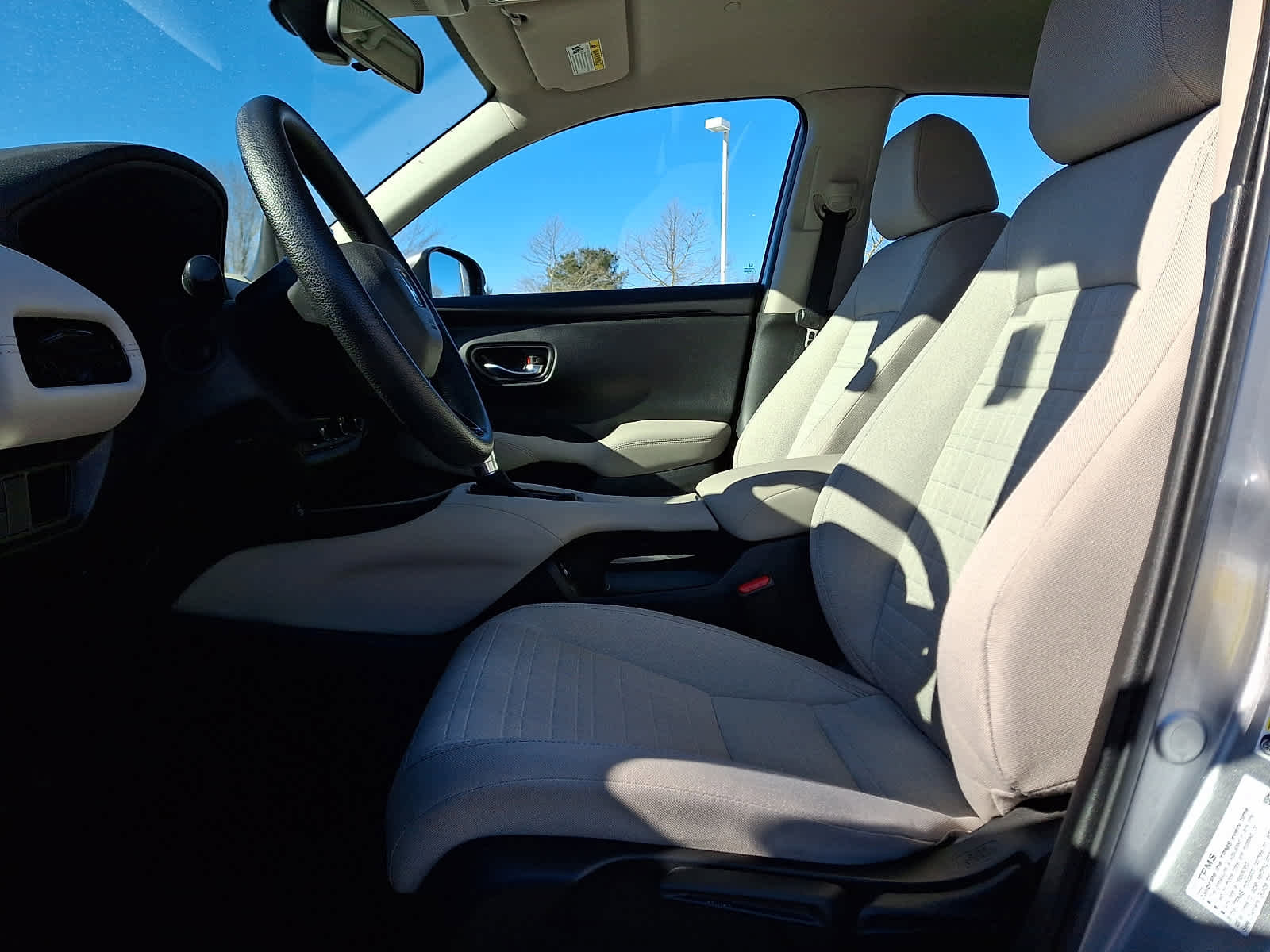 Used 2023 Honda HR-V LX image 17