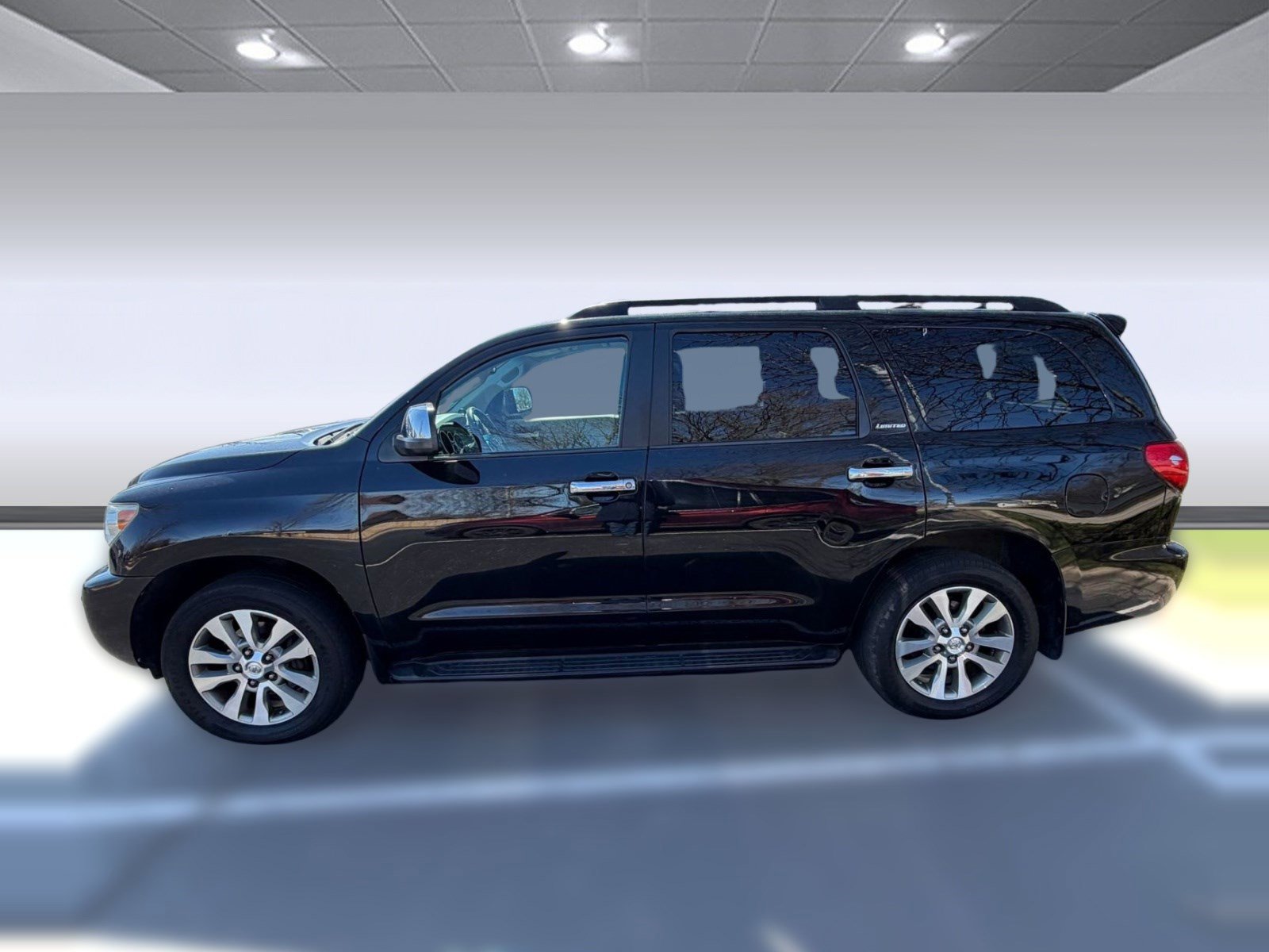 Used 2017 Toyota Sequoia Limited w/ Safety & Convenience Package image 2