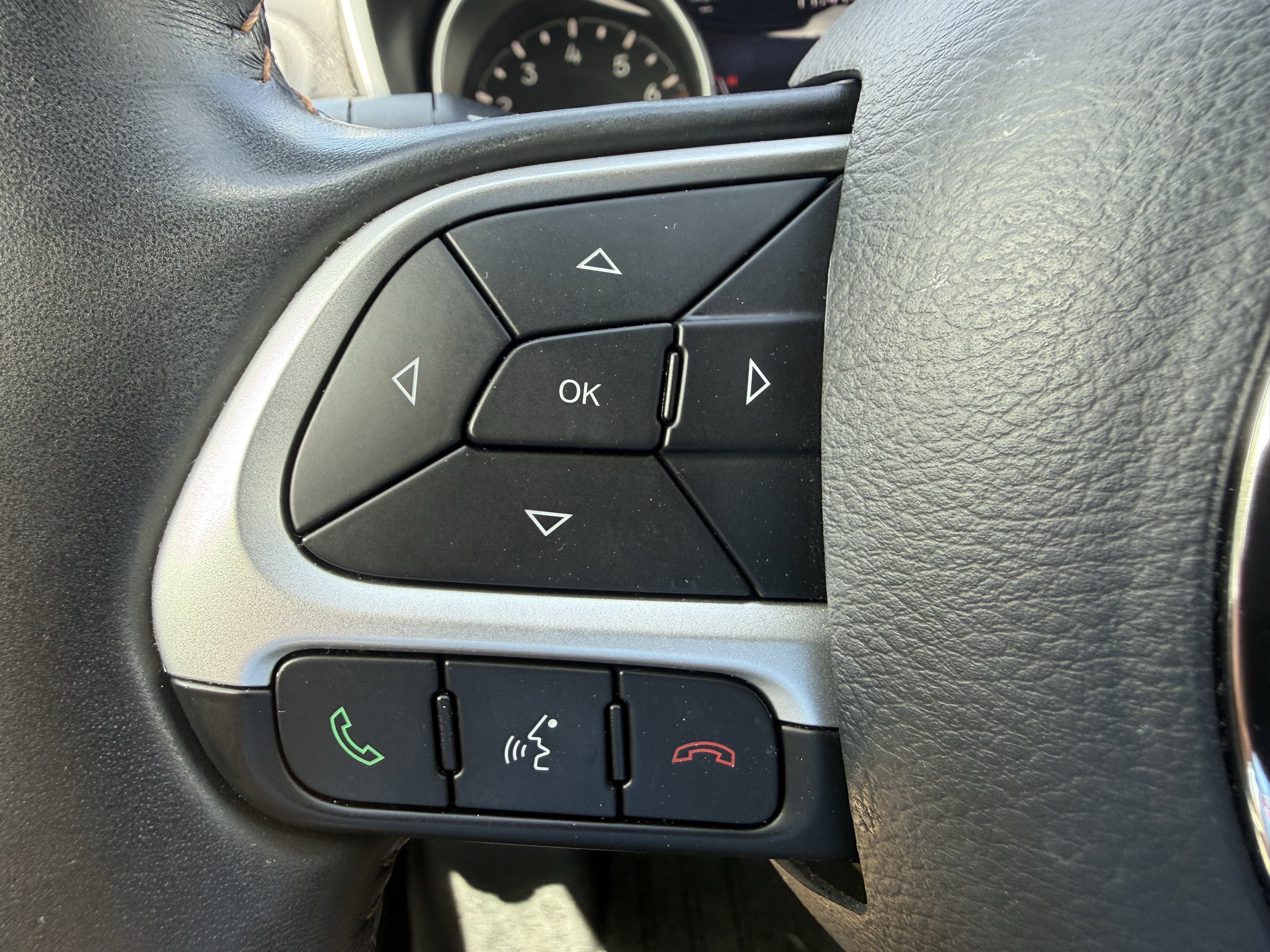 Used 2018 Jeep Compass Latitude w/ Popular Equipment Group AWD/4WD image 29