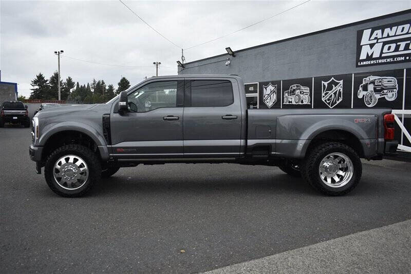 Used 2025 Ford F450 Platinum w/ FX4 Off-Road Package image 2