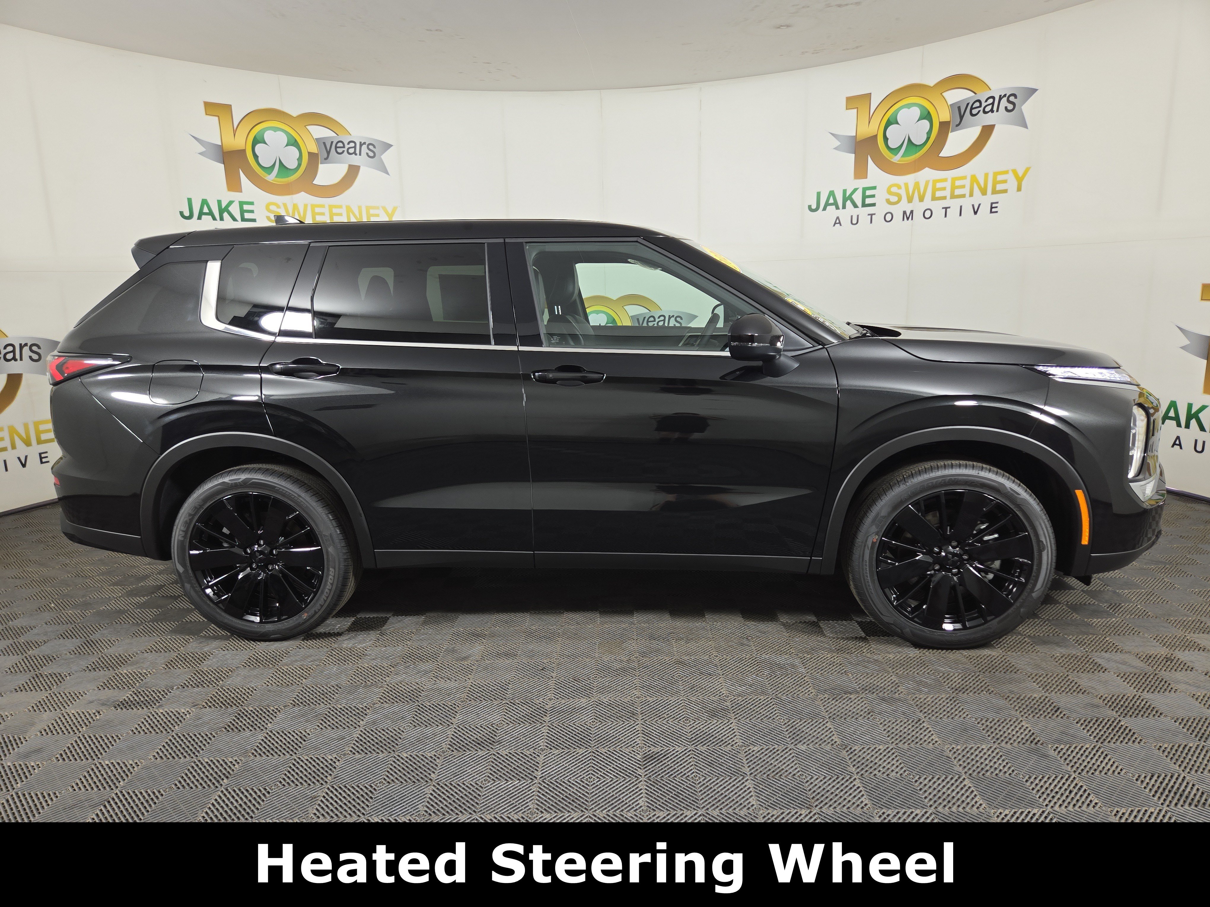 New 2026 Mitsubishi Outlander LE AWD/4WD image 8