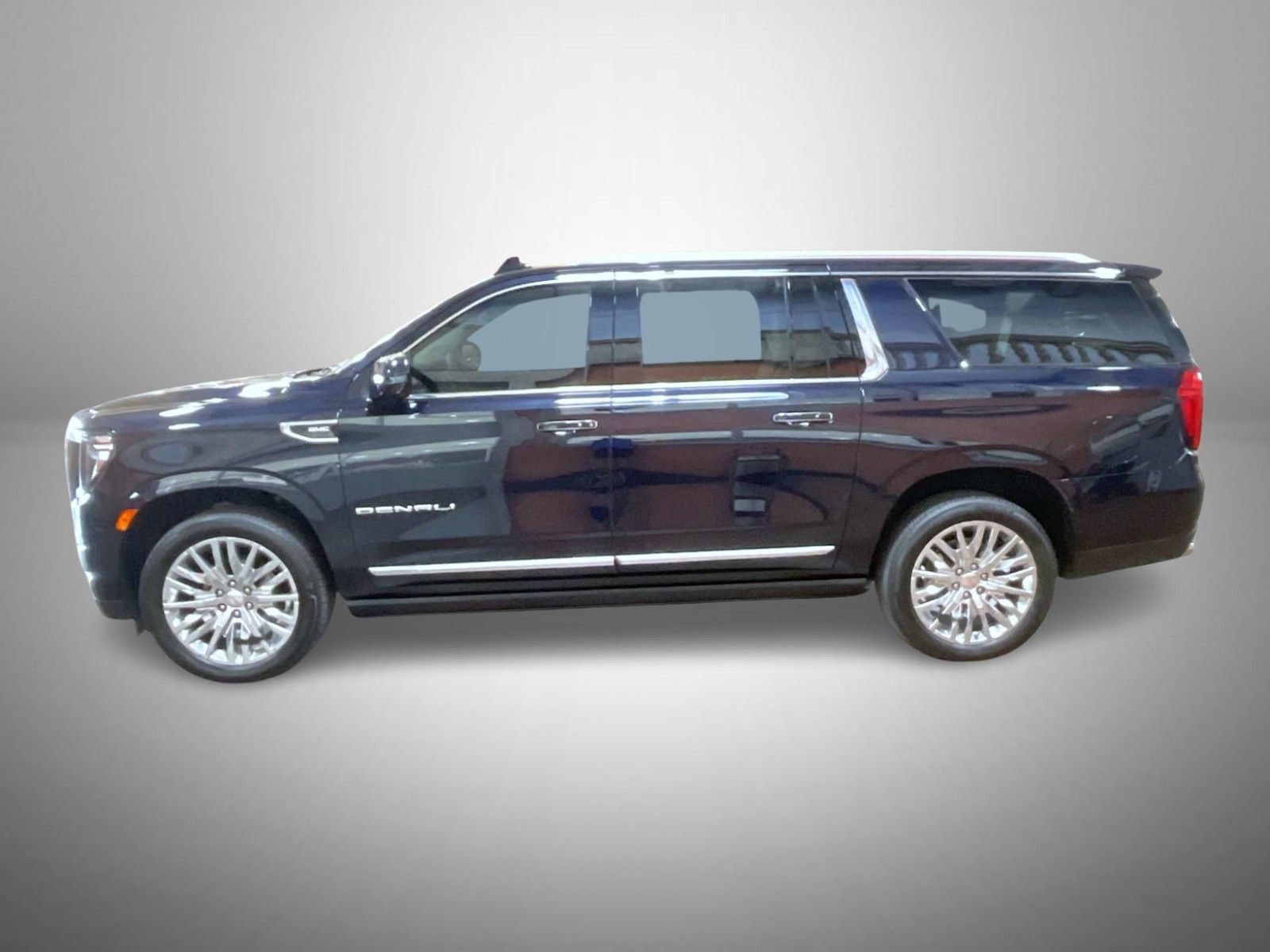 Used 2023 GMC Yukon XL Denali AWD/4WD image 8