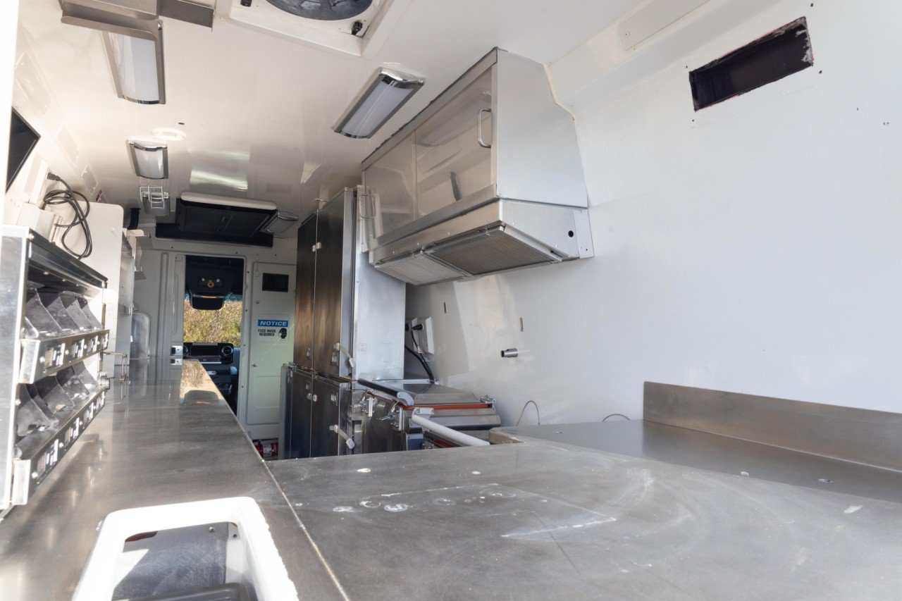 Used 2021 Mercedes-Benz Sprinter 4500 w/ Parking Package image 8