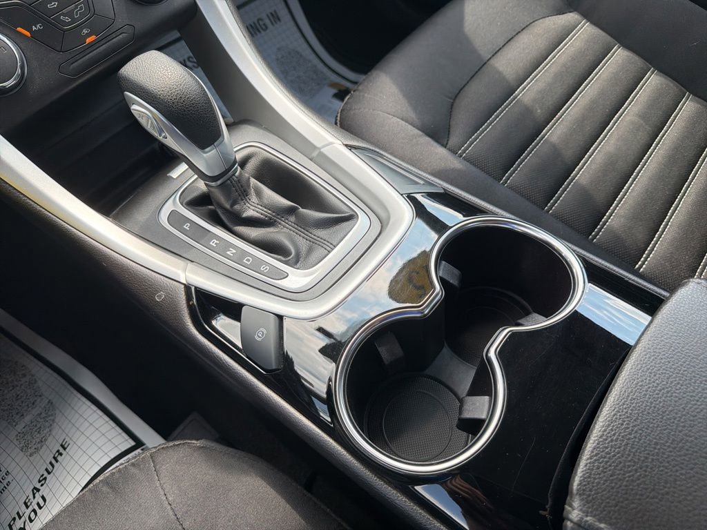 Used 2015 Ford Fusion SE FWD image 19
