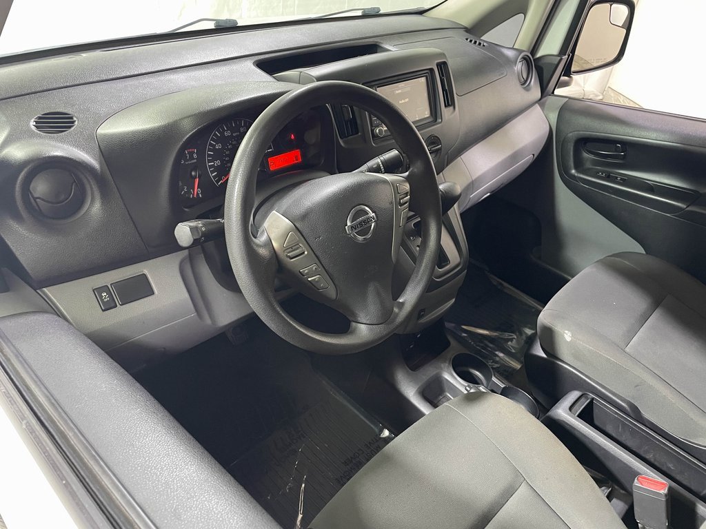Used 2020 Nissan NV200 S image 13
