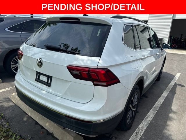 Used 2020 Volkswagen Tiguan SE w/ Panoramic Sunroof Package FWD image 3