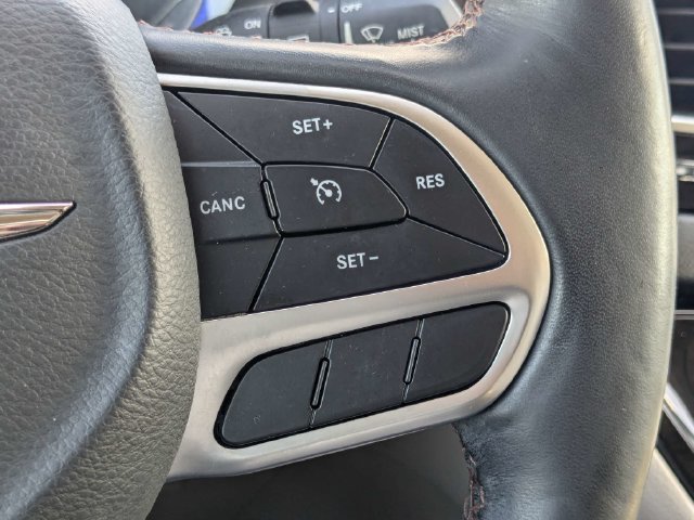 Used 2017 Chrysler Pacifica Touring-L Plus FWD image 24