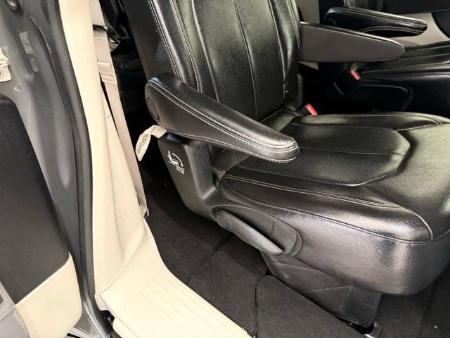 Used 2022 Chrysler Pacifica Touring-L FWD image 27