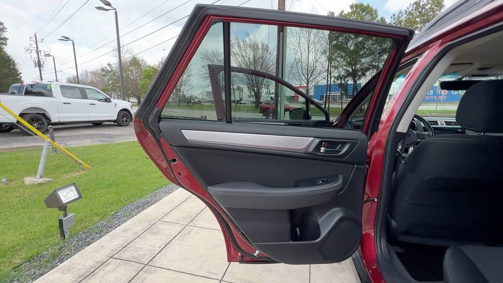 Used 2017 Subaru Outback 2.5i Premium image 38