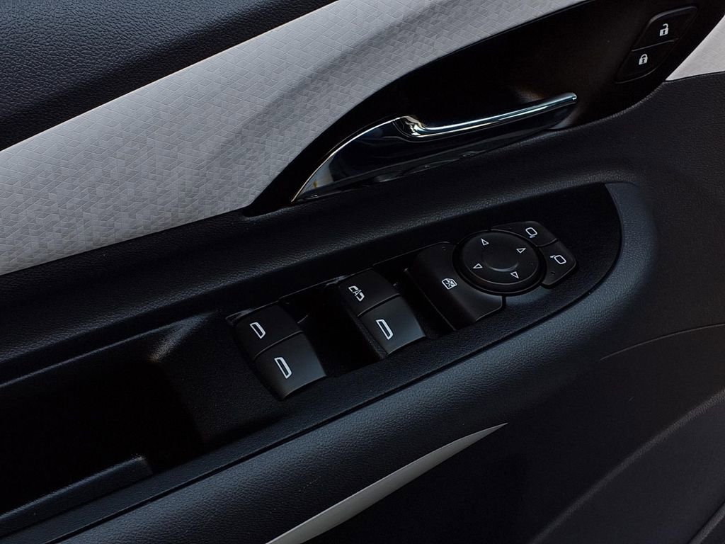 Used 2017 Chevrolet Bolt LT image 17