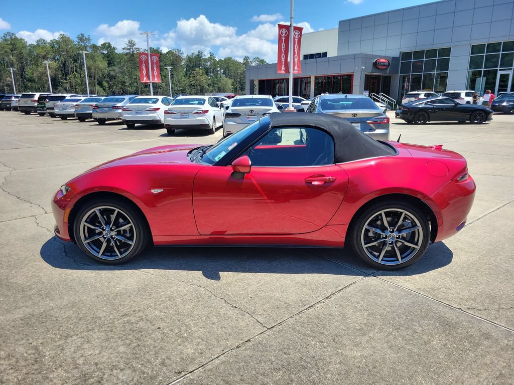Used 2017 MAZDA MX-5 Miata Grand Touring RWD image 2