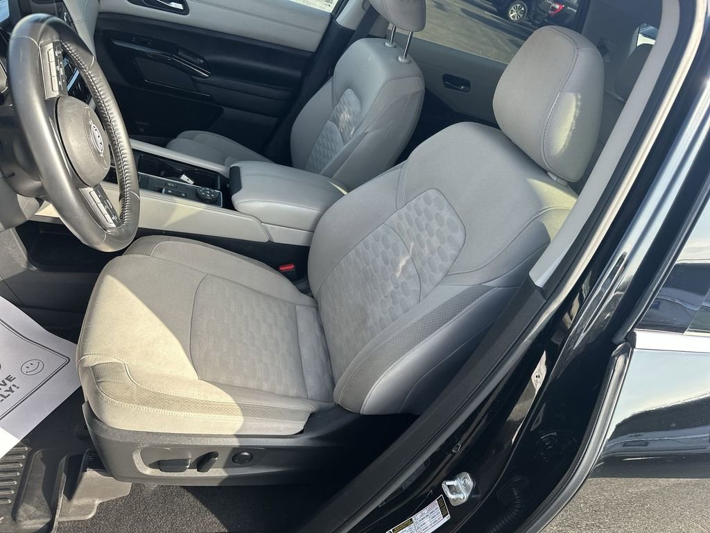 Used 2022 Nissan Pathfinder SV AWD/4WD image 13