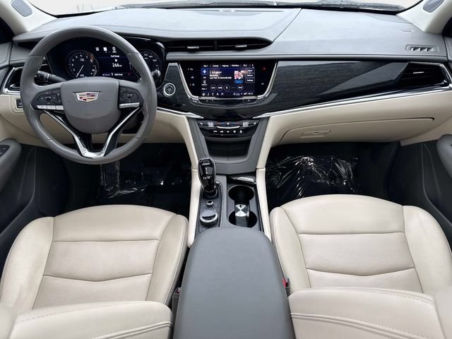 Used 2022 Cadillac XT6 Premium Luxury w/ Technology Package AWD/4WD image 16