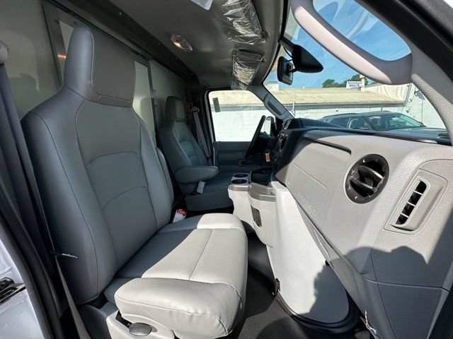 New 2026 Ford E-450 and Econoline 450 Super Duty w/ Power Equipment Group RWD image 19