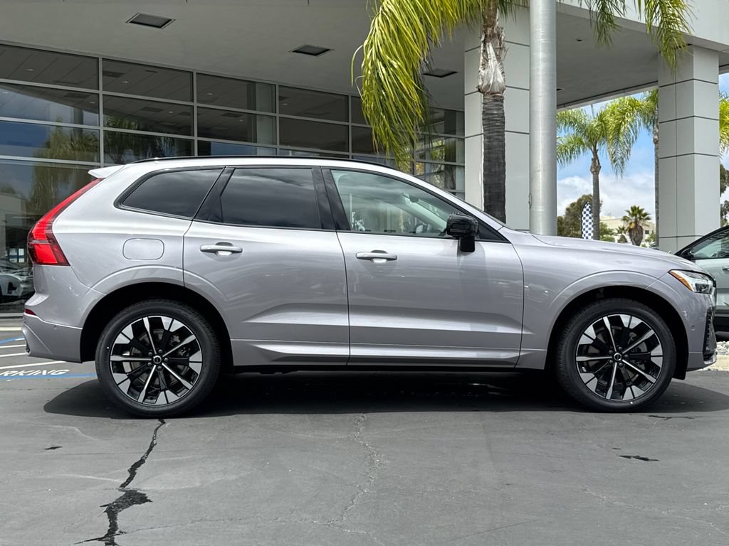 New 2026 Volvo XC60 T8 Plus w/ Climate Package PRO AWD/4WD image 6