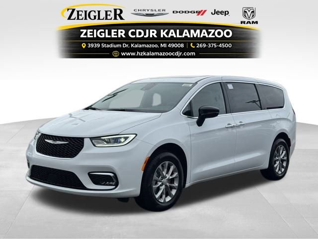 New 2026 Chrysler Pacifica Limited w/ Uconnect Theater Family Group AWD/4WD image 1