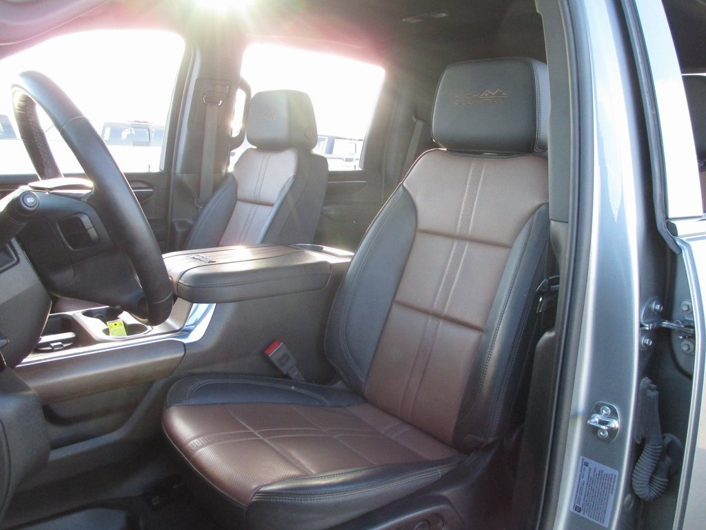 Certified 2025 Chevrolet Silverado 3500 High Country w/ Technology Package image 22