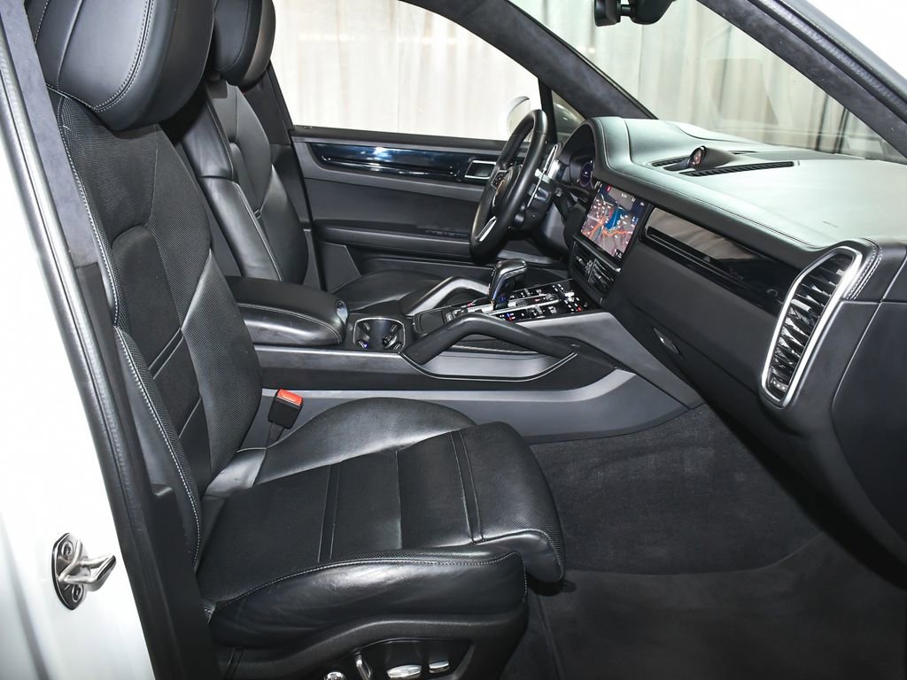 Used 2021 Porsche Cayenne GTS w/ Premium Package Plus AWD/4WD image 54