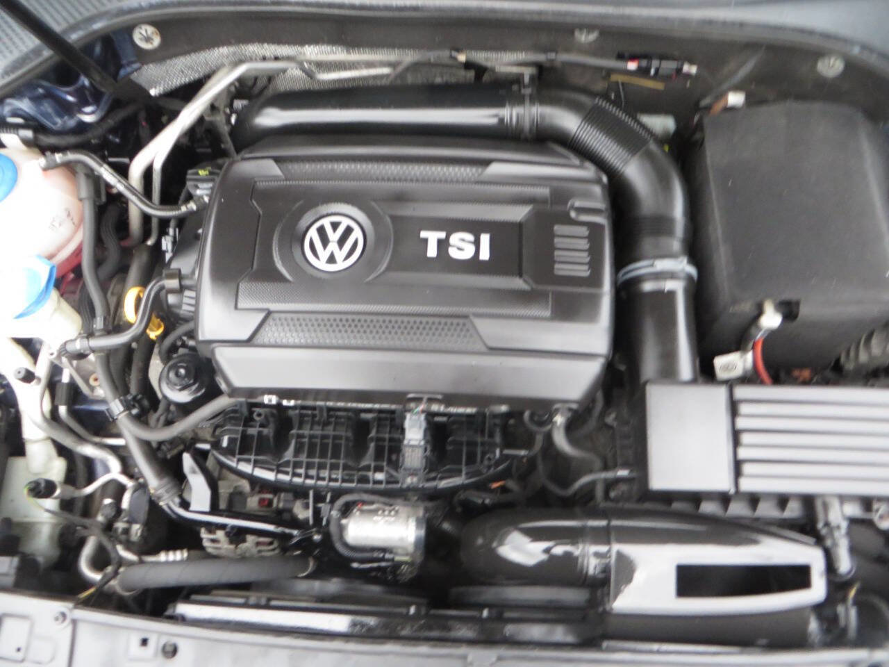 Used 2015 Volkswagen Passat 1.8T Wolfsburg Edition image 10