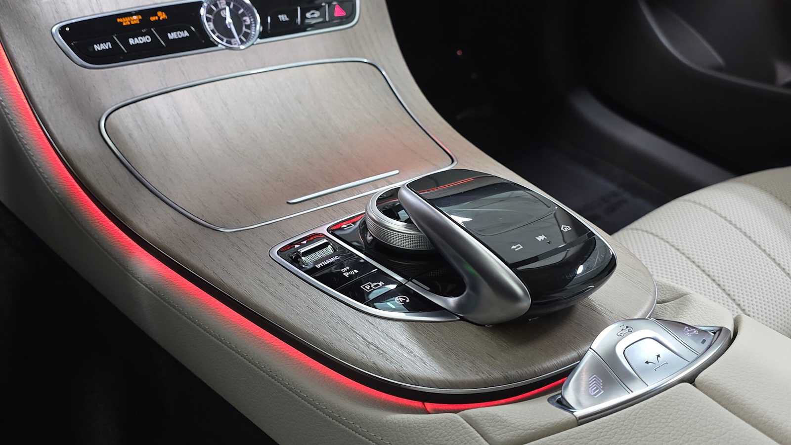 Used 2020 Mercedes-Benz E 450 4MATIC Cabriolet image 31