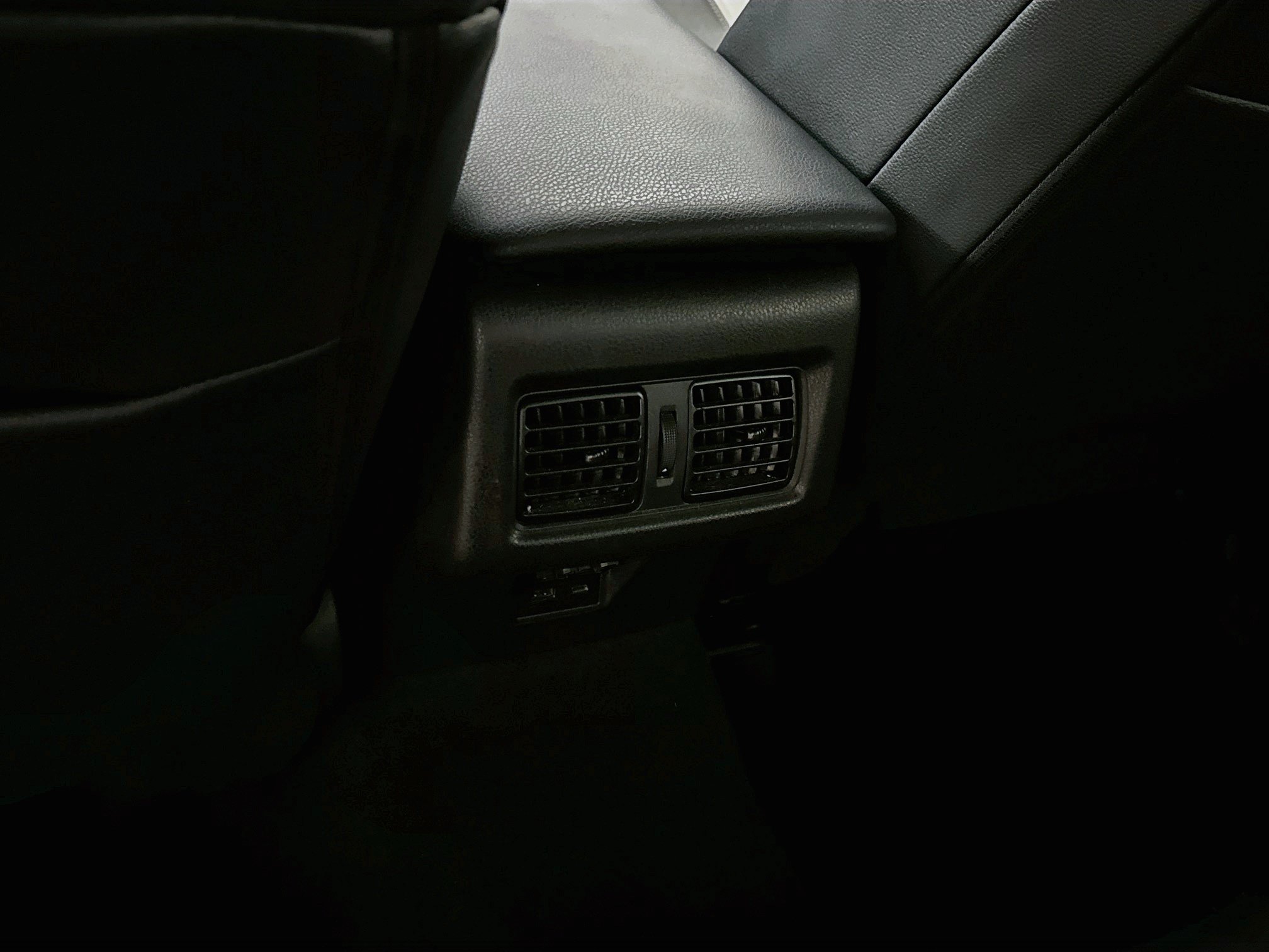 Used 2025 Toyota Camry SE FWD image 28