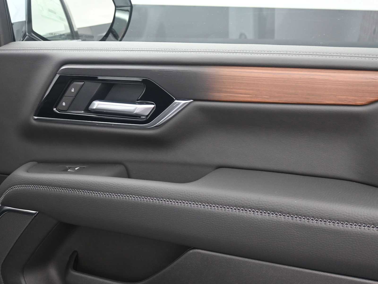 New 2026 GMC Yukon Denali w/ Denali Reserve Package image 18