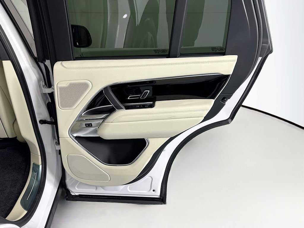 New 2026 Land Rover Range Rover SE image 29