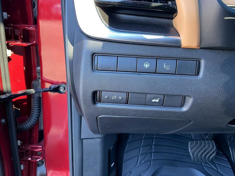 Certified 2023 Nissan Rogue Platinum w/ Platinum Premium Package image 15