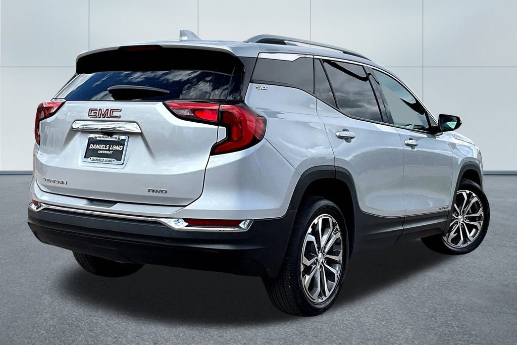 Used 2020 GMC Terrain SLT image 2