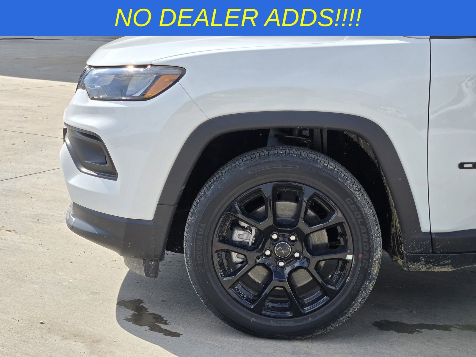 New 2026 Jeep Compass Latitude image 9