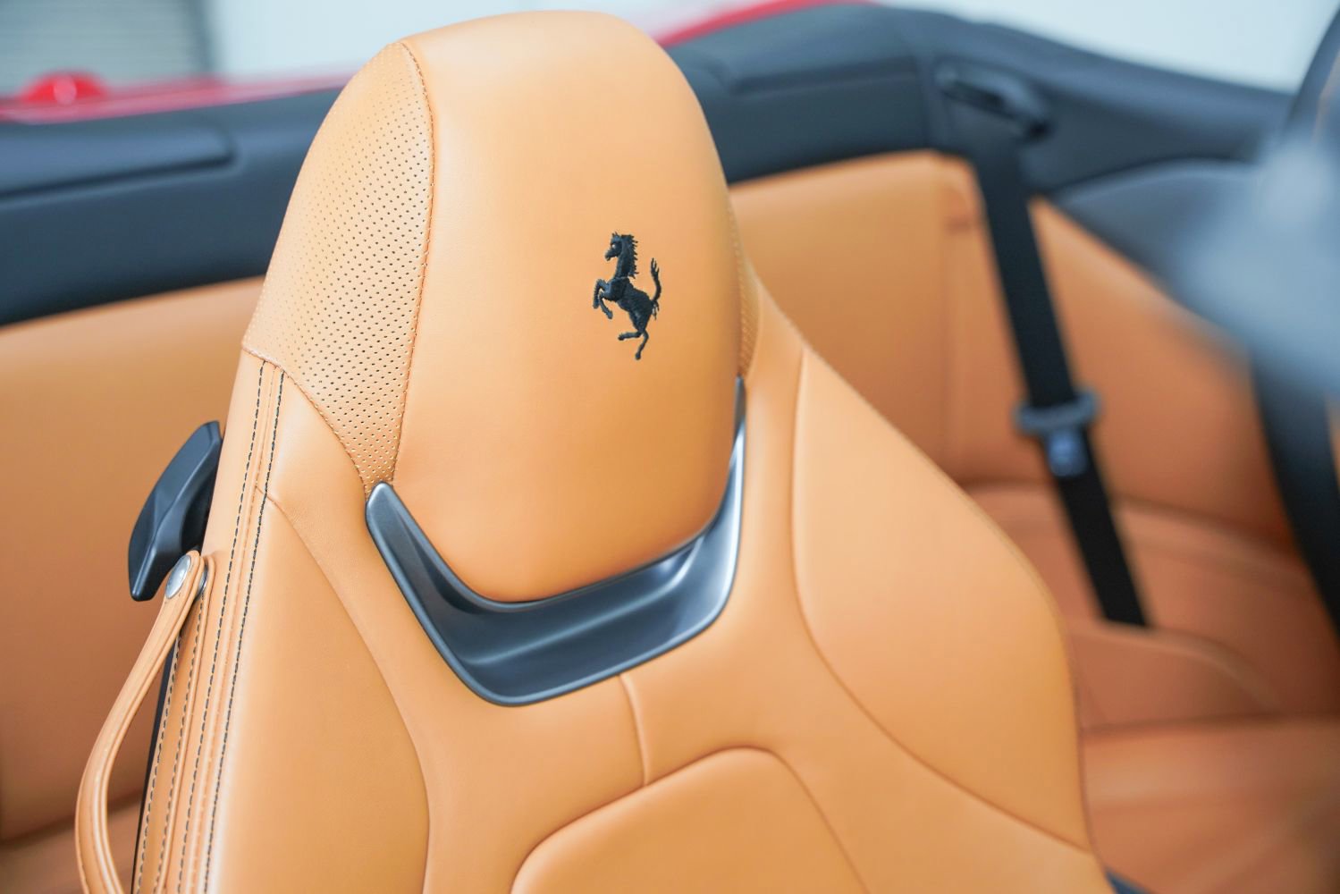 Used 2020 Ferrari Portofino image 31