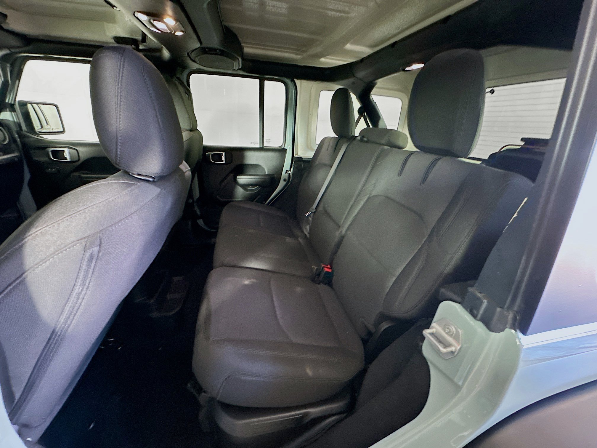 Used 2023 Jeep Wrangler Unlimited AWD/4WD image 26