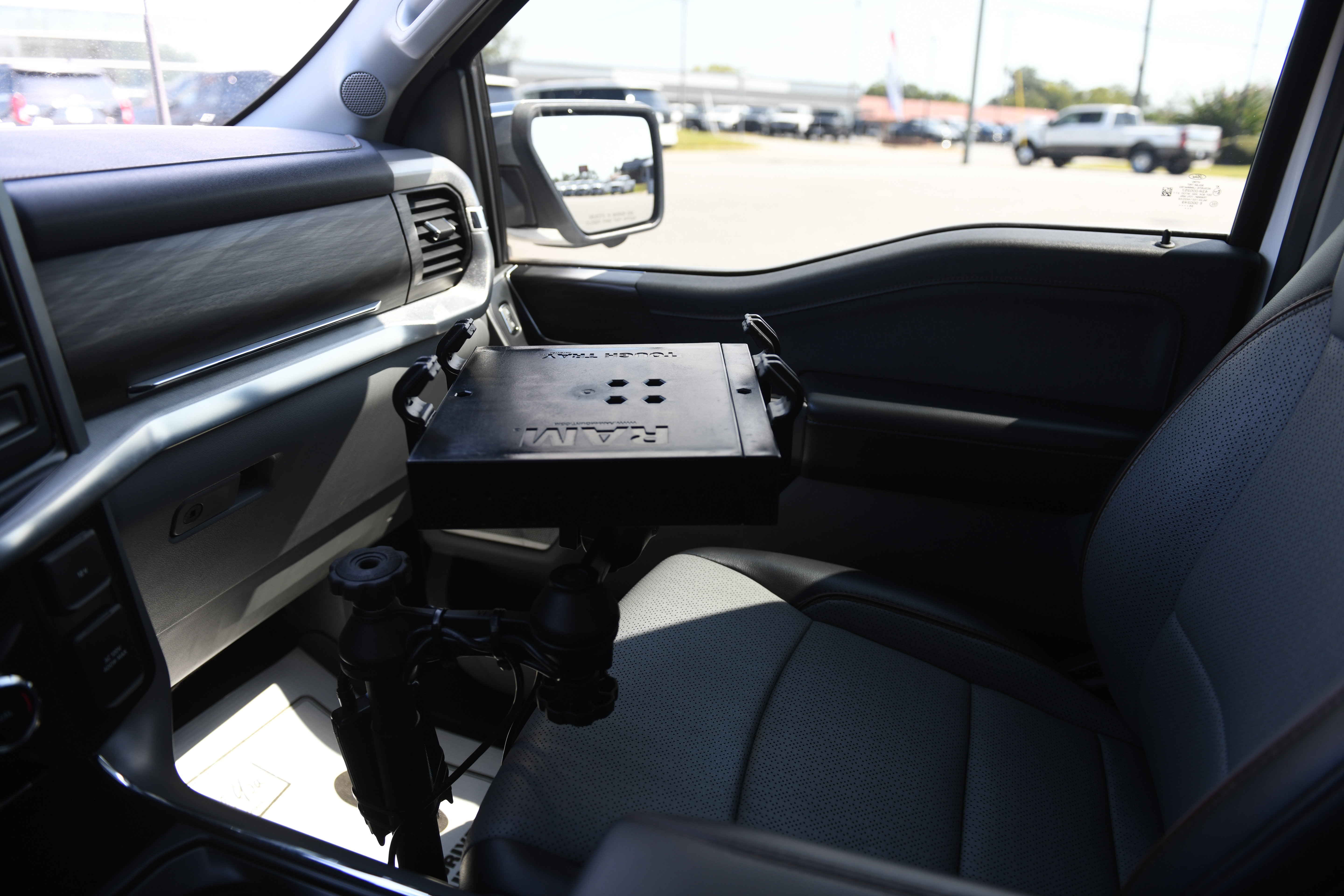 Used 2024 Ford F150 Lariat w/ Bed Utility Package AWD/4WD image 18