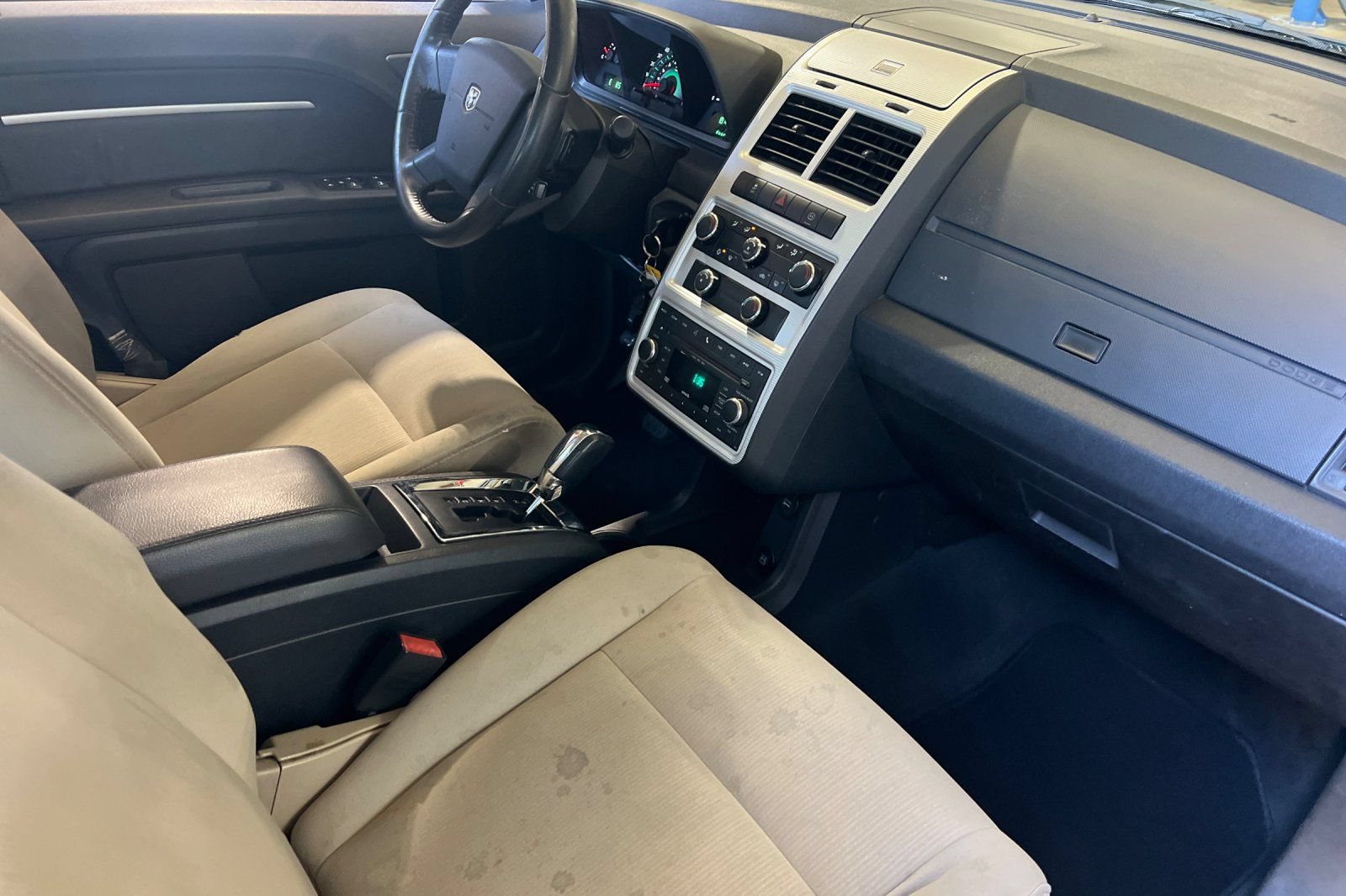 Used 2010 Dodge Journey SXT w/ Flexible Seating Group FWD image 17
