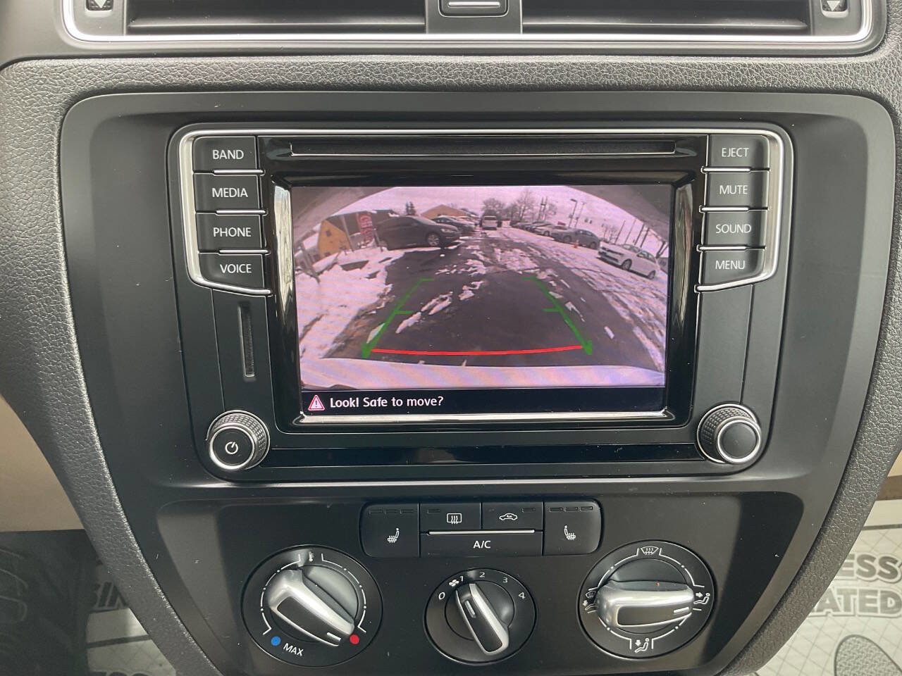 Used 2016 Volkswagen Jetta SE image 19