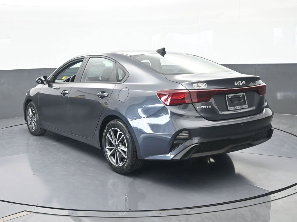 Used 2023 Kia Forte LXS w/ LXS Technology Package FWD image 4