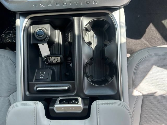 New 2027 Ford Expedition Max Platinum w/ Driver's Package AWD/4WD image 7