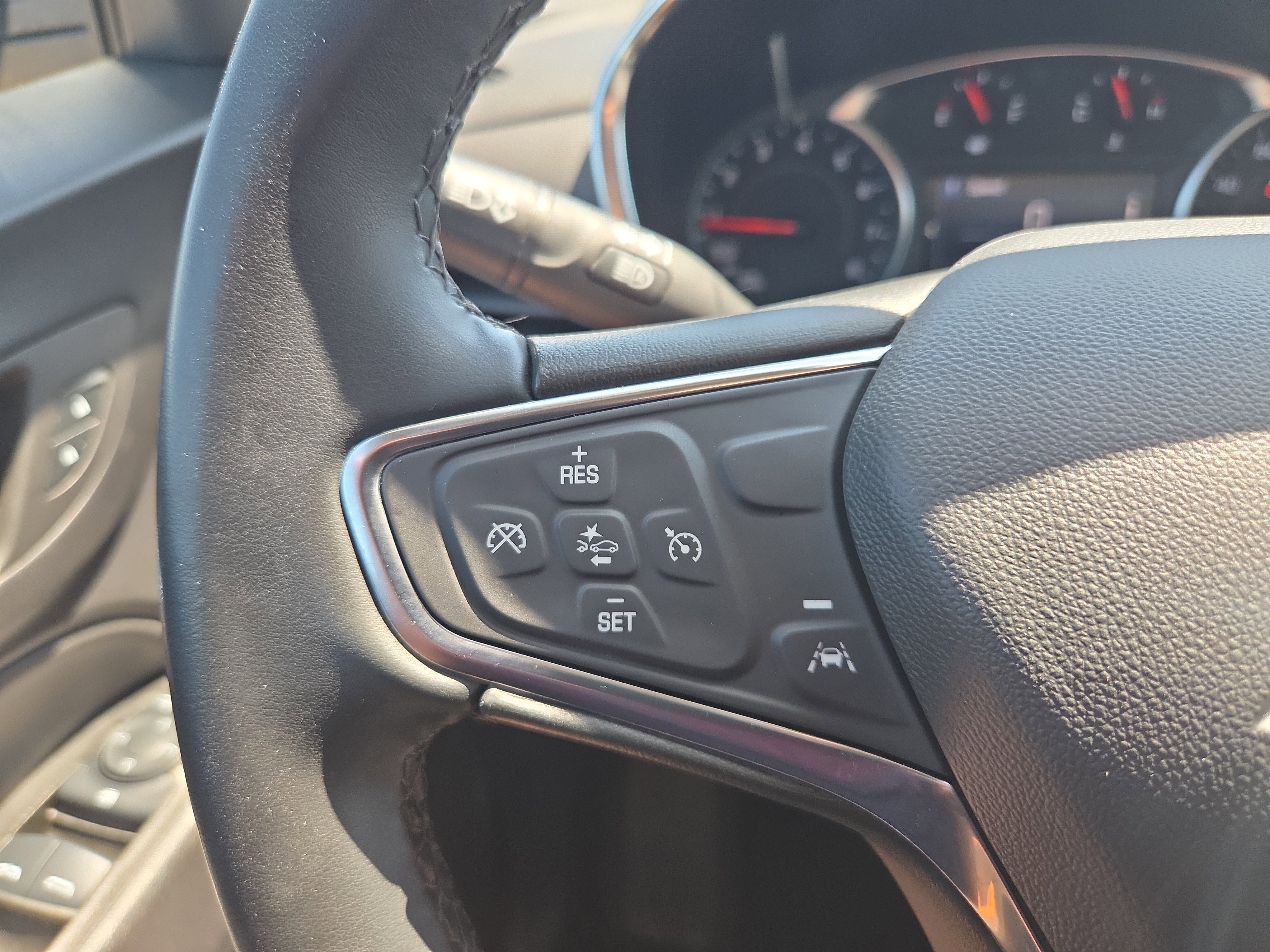 Used 2024 Chevrolet Equinox LT FWD image 12