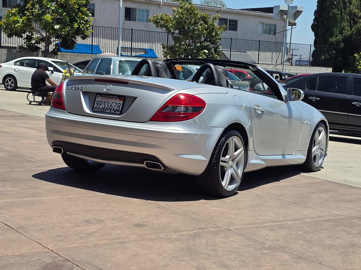 Used 2011 Mercedes-Benz SLK 350 image 8