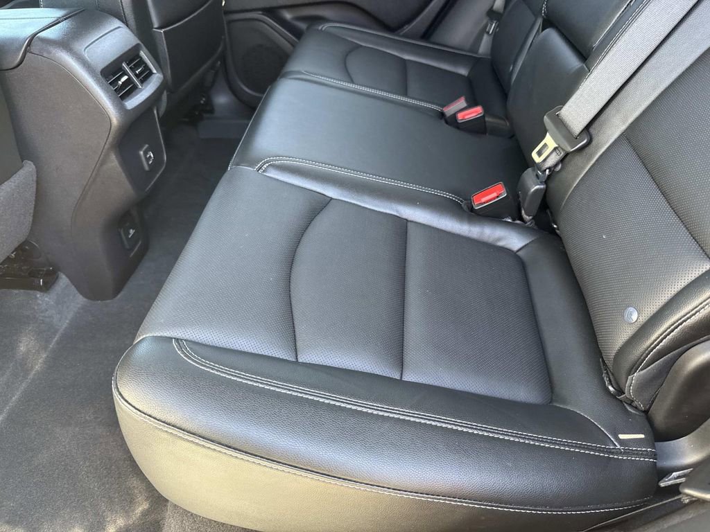 Used 2024 GMC Terrain SLT image 16